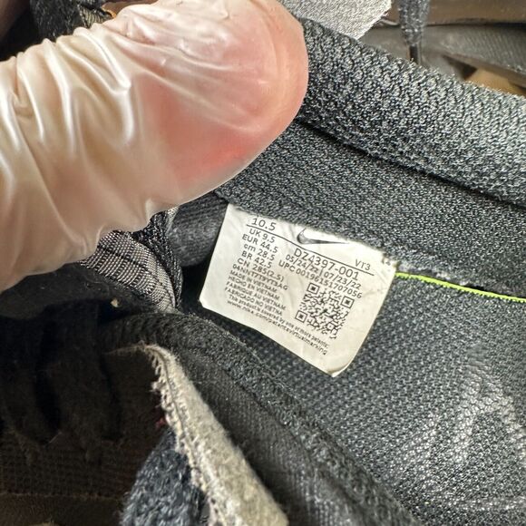 Nike Air Max Pre-Day Running‎ Trainers Men's Size 10.5 Black Gum DZ4397-001 - Picture 8 of 8